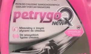Płyn chłodniczy petrygo Q NEW, uniwersalny, mieszalny z innymi płynami, do wszystkich typów chłodnic samochodowych.