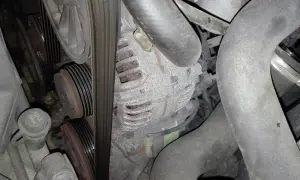 Ile czasu zajmuje wymiana alternatora? Sprawdź, zanim naprawisz auto