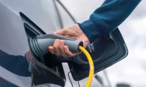 Kto przerabia samochody na elektryczne? Sprawdź najlepsze firmy w Polsce
