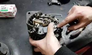 Jak wyjąć alternator Opel Zafira - uniknij kosztownych napraw