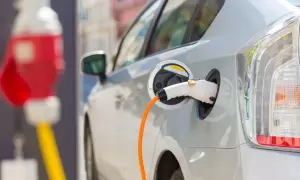 Co ile trzeba ładować samochód elektryczny, aby uniknąć problemów?