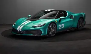 Zielony Ferrari 296 GT3 z białymi pasami i numerem 25, gotowy do wyścigu.