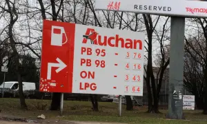 Aktualne ceny LPG Warszawa: Auchan pokazuje 1,64 zł za litr. Obok ceny benzyny i oleju napędowego.