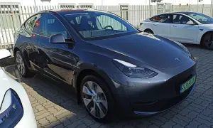 Tesla ile kWh: Jak efektywne są modele Tesla w zużyciu energii?
