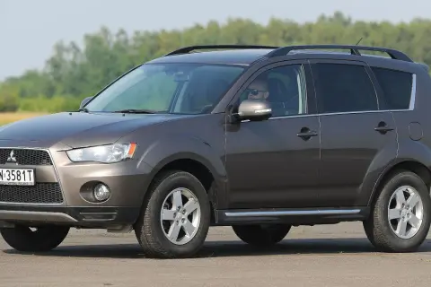 Mitsubishi Outlander: jakie silniki oferują najlepszą wydajność?
