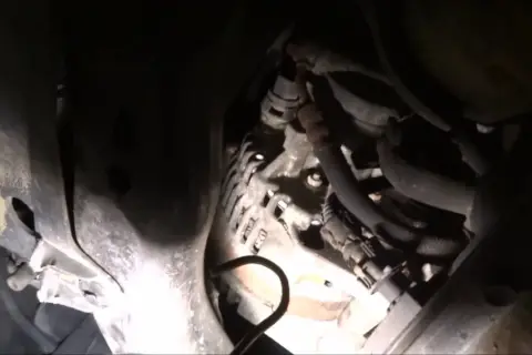 Jak wymontować alternator Opel Meriva 1.7 CDTi - krok po kroku bez błędów