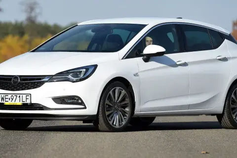Opel Astra K jaki silnik wybrać, aby uniknąć kosztownych napraw?