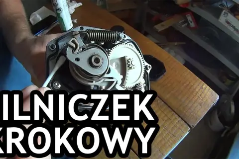Gdzie znajduje się silnik krokowy w Golfie 4 1.6? Kluczowe informacje