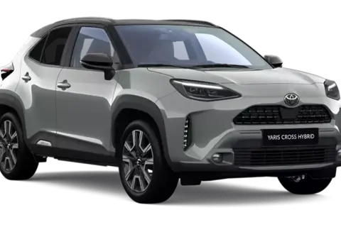 Srebrny Yaris Cross Hybrid. Sprawdź atrakcyjną **toyota hybryda cenę** i ciesz się jazdą.