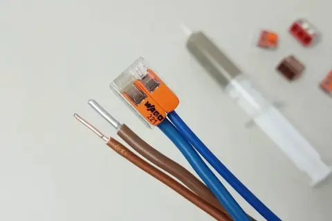 Jak połączyć przewody elektryczne w samochodzie bez ryzyka uszkodzeń