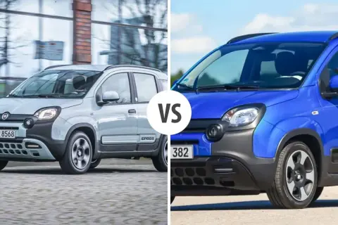 Dwa Fiaty Panda Cross, jeden jasnoszary, drugi niebieski, porównane w zestawieniu. Czy to zapowiedź modelu Fiat Panda 2025?
