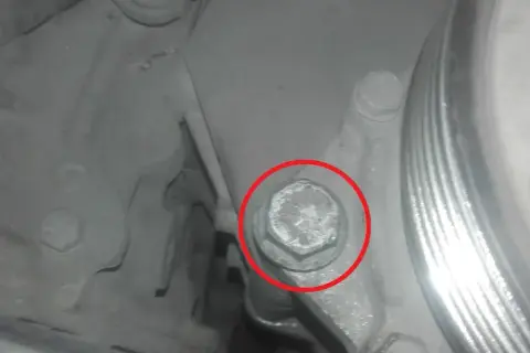 Jak wyjąć alternator Golf 4 1.9 TDI - uniknij problemów podczas wymiany