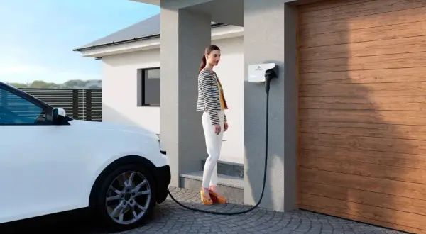 Jak rozliczyć ładowanie samochodu elektrycznego w domu i zaoszczędzić
