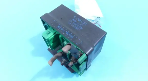 Moduł przekaźnika chroniący przed błędami DTC P1351 w Peugeot.