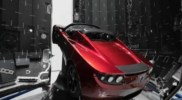 Gdzie jest Tesla w kosmosie? Zaskakujące fakty o jej trajektorii
