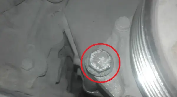 Jak wyjąć alternator Golf 4 1.9 TDI - uniknij problemów podczas wymiany