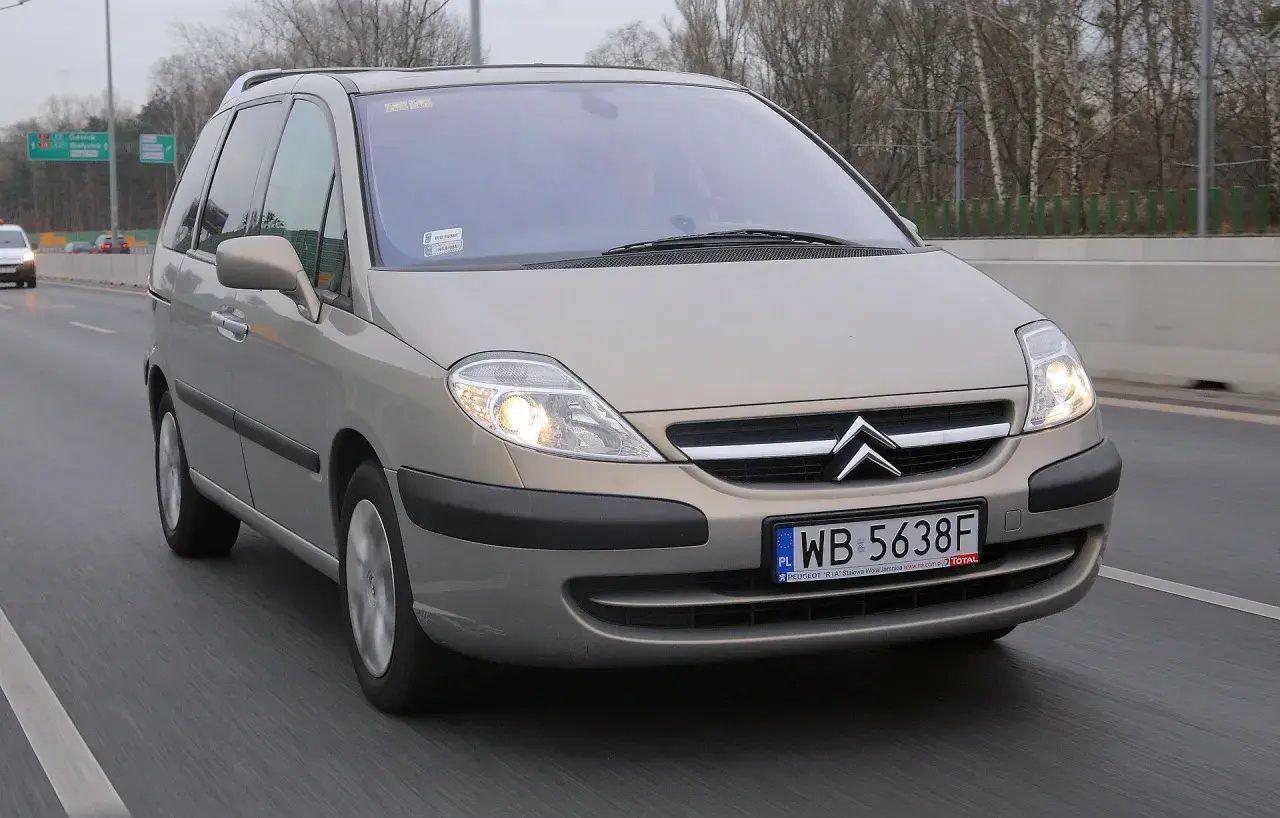 Citroen C8 jaki silnik wybrać, aby uniknąć kosztownych napraw?