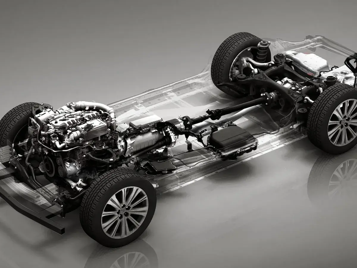 Szkielet samochodu z silnikiem i elementami układu napędowego. Widoczny jest system mild hybrid, podkreślający nowoczesną technologię.