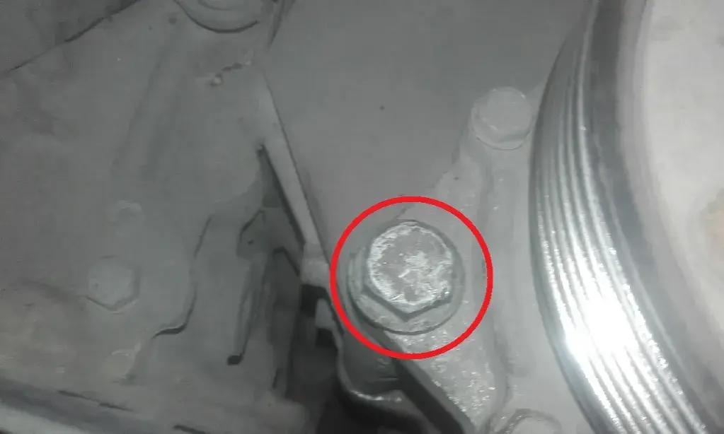 Jak wyjąć alternator Golf 4 1.9 TDI - uniknij problemów podczas wymiany