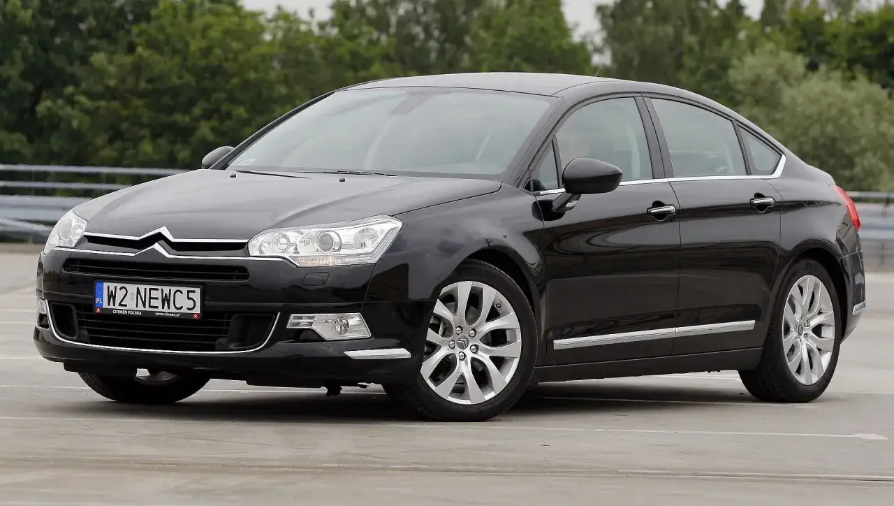 Zdjęcie Citroen C5 jaki silnik benzynowy - które opcje są najbardziej niezawodne?