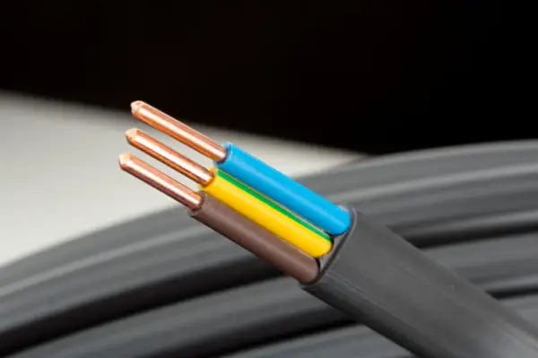 Naprawa wiązki elektrycznej: jak uniknąć kosztownych awarii w aucie